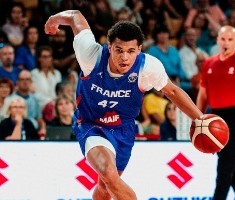 法国男篮连裁三人：雷霆冠军前锋、黄蜂内线、前NBA乐透秀